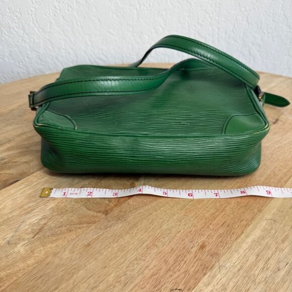 Louis Vuitton Green Epi Crossbody Bag - Picture 8 of 10